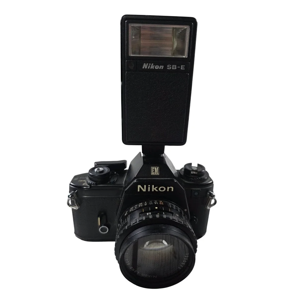 Nikon EM 35mm SLR‎ Film Camera with 50mm f1.8 Lens SB-E Flash and Bag Bundle
